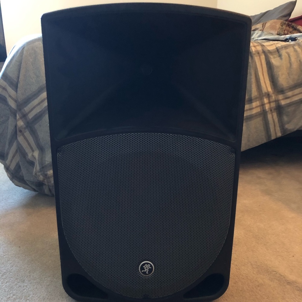 Mackie Thump TH-15A